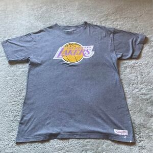 Unisex Los Angeles Lakers 47 T-shirt Size Large Gray XL Mitchell And Ness